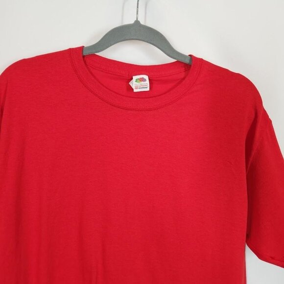 Fruit of‎ the Loom Basic Red T-Shirt Size Medium - Picture 2 of 4